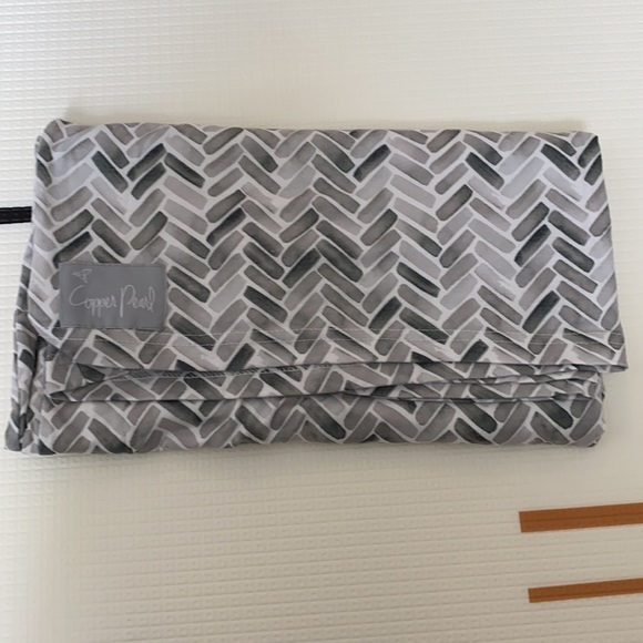 Copper Pearl Car seat/Nursing cover EUC - Picture 2 of 3